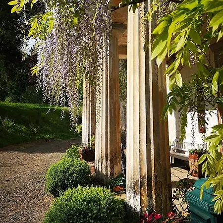 Dom wakacyjny Pałac Rząsiny *