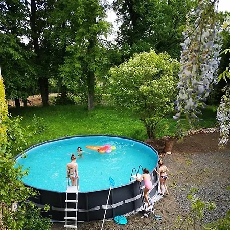 Pałac Rząsiny Dom wakacyjny *