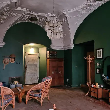 Pałac Rząsiny Dom wakacyjny *