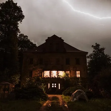 Pałac Rząsiny Dom wakacyjny